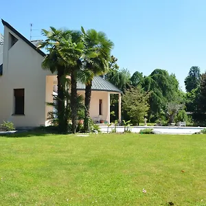 https://villa-olivares.it-lombardy.com