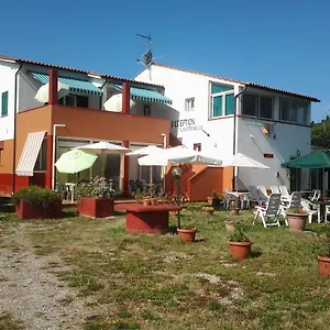 https://hotel-rustichello.it-tuscanyhotel.com